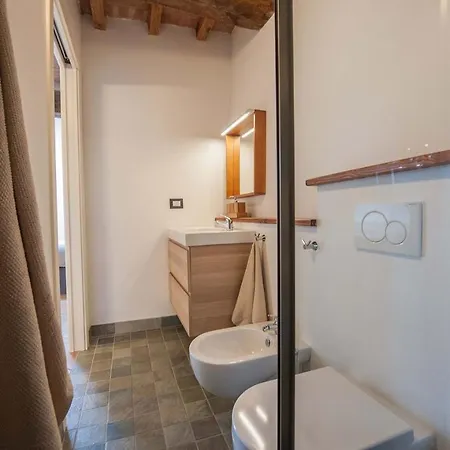 Alojamento de Acomodação e Pequeno-almoço Le Grazie 3*